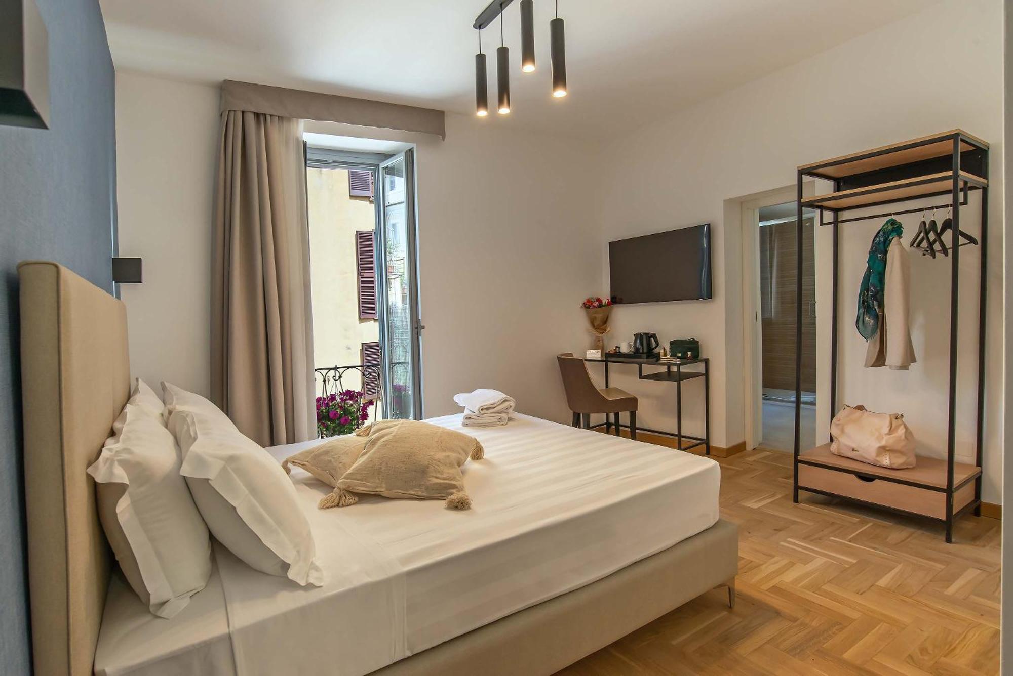 Essence Roma